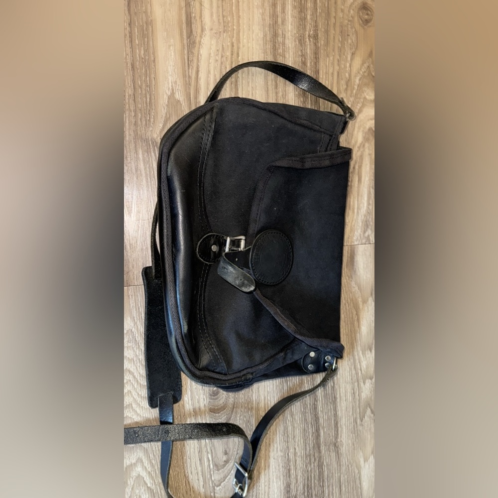 Black Duluth pack purse